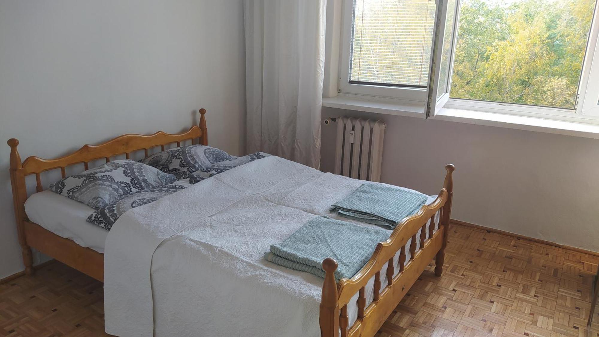 Uroczy Apartament Z Bezplatnych Parkingiem วอร์ซอ ภายนอก รูปภาพ